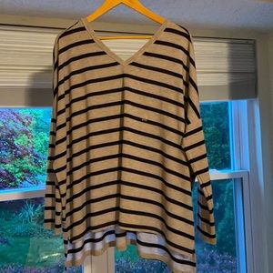 Express NWT long-sleeved knit top